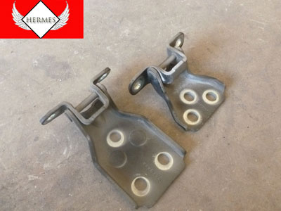 1998 Ford Expedition XLT - Door Hinges Front Left